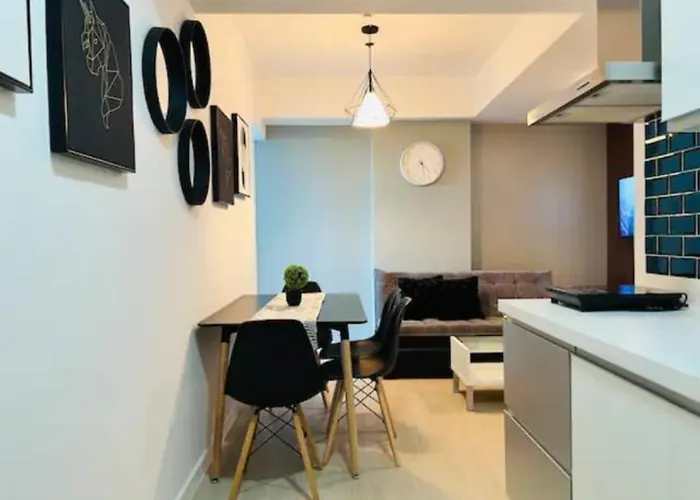Sleek, Relaxing And Fabulous @ Azure Manila