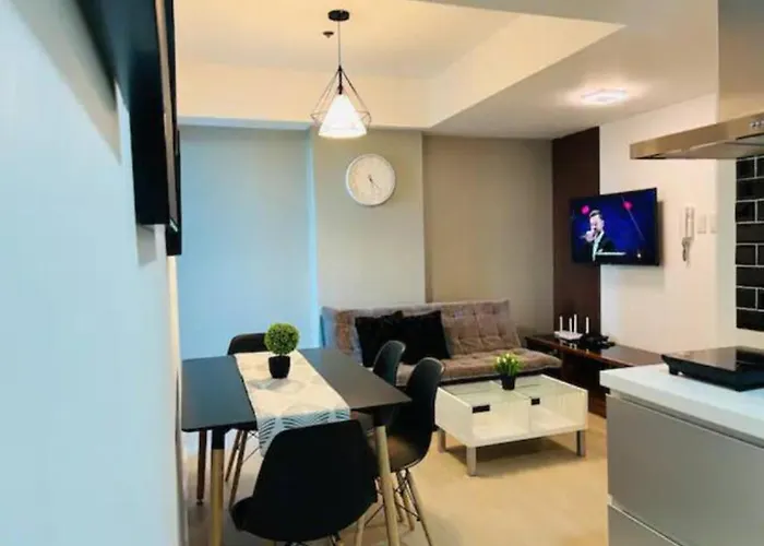Sleek, Relaxing And Fabulous @ Azure